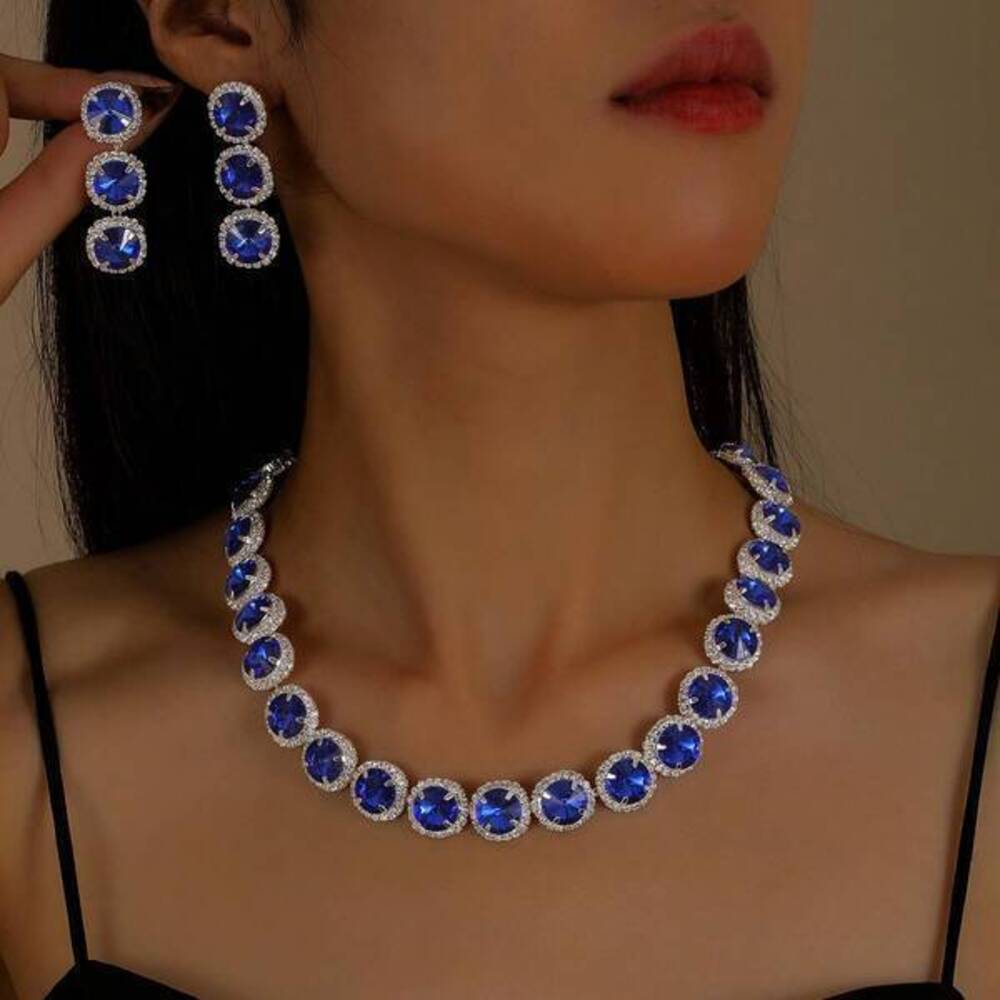 A Set Of High-End And Sophisticated Two-Piece Jewelry For Brides (Necklace + Ear